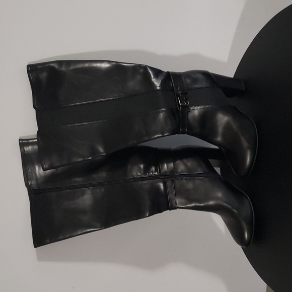 Womans Boots - Picture 1 of 3